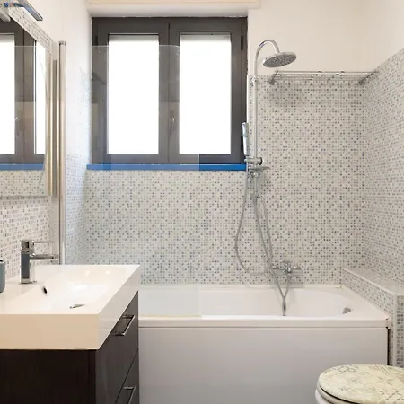 Ampio E Accogliente Bilocale In Zona Bicocca Daire Milano